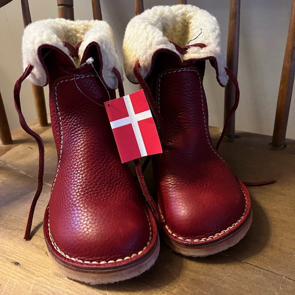 Duckfeet Arhus boots, size 38 7 7.5 red